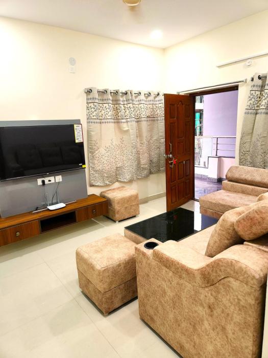 New Modern Studio 2BHK Full Furnished in Kondapur
