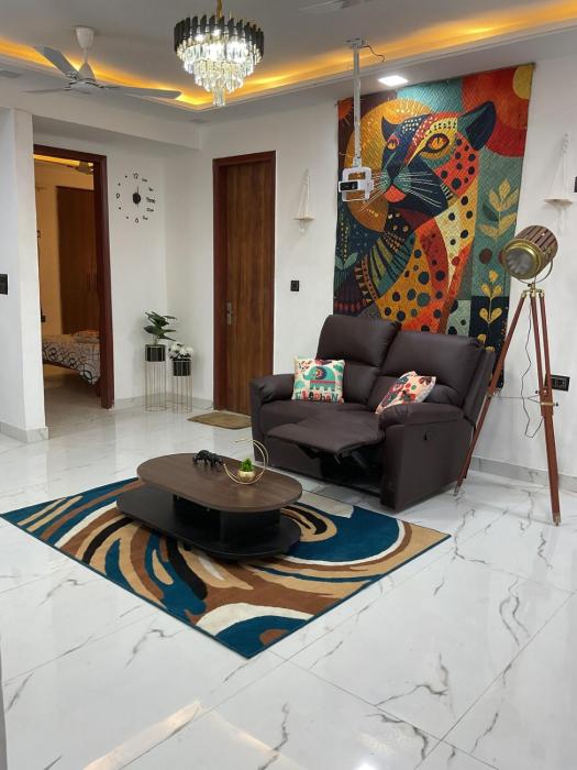 Mi Casa Amore - Cozy 2BHK with Projector