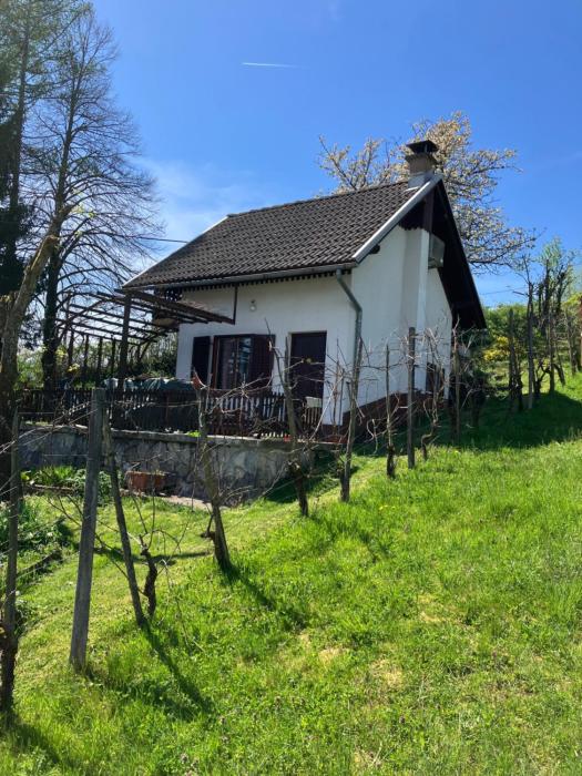 Vikendica na Kučarju ob Kolpi