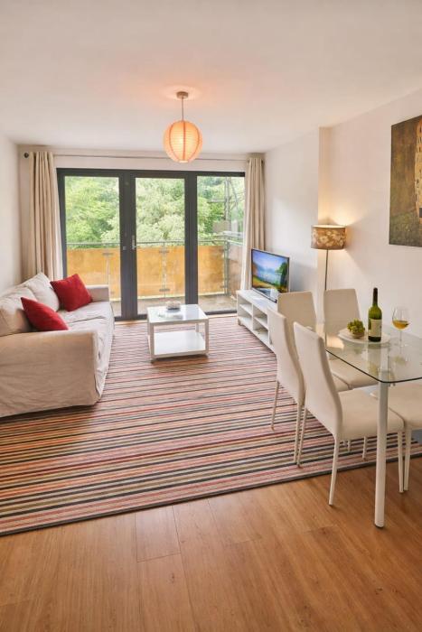 Creative Quarter Living 1BR Flat at Paintworks