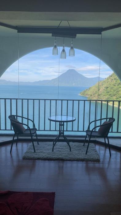 Penthouse frente al lago con vistas majestuosas, nivel 17 Torre A