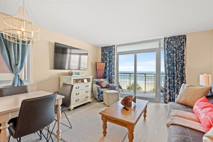 2 BR Oceanfront Condo in Bay Watch with Fitness Center Access in NMB