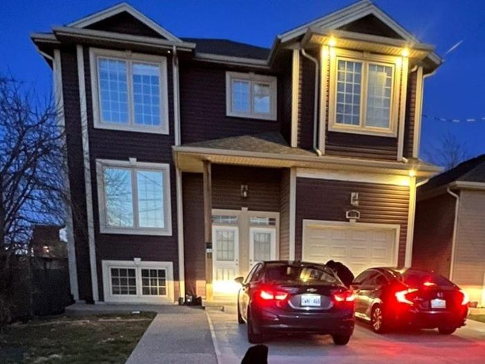 Stunning Detached Six-bedroom house near Niagara Falls