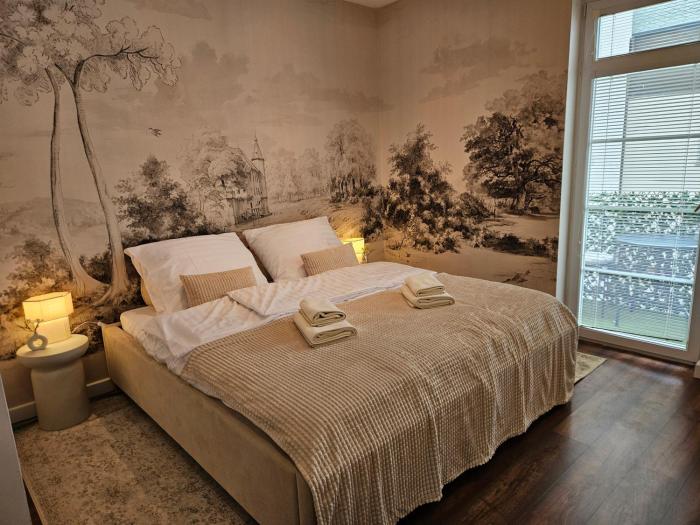 Apartment In Heart of Old Town with Balcony