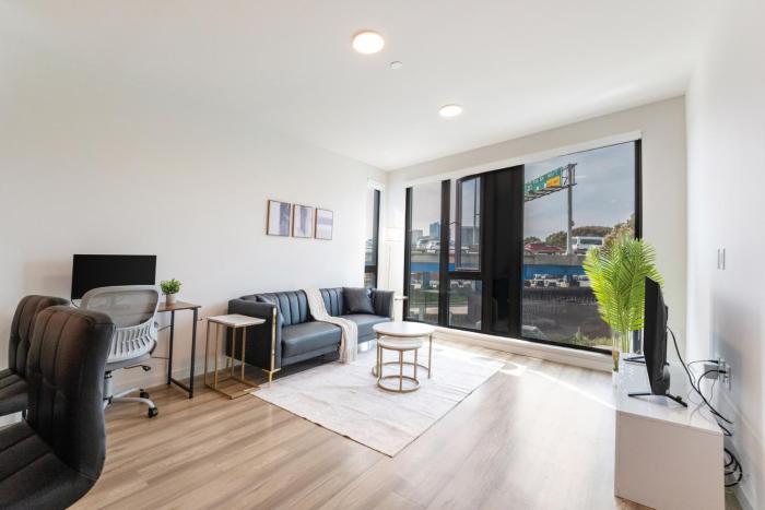 Premium 1-bedroom apartment with Gym &Work Desk