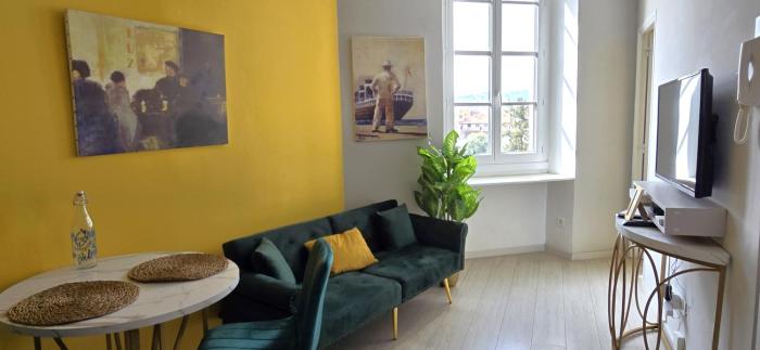 Sunny Loft at Gate of Old Nice