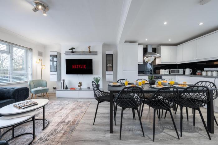 Contractor 4-Bed | FREE Parking | Wi-Fi | Hemel