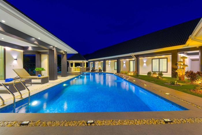 Luxury 5BR Villa - 14m Pool -Daily Maid (ZV5)