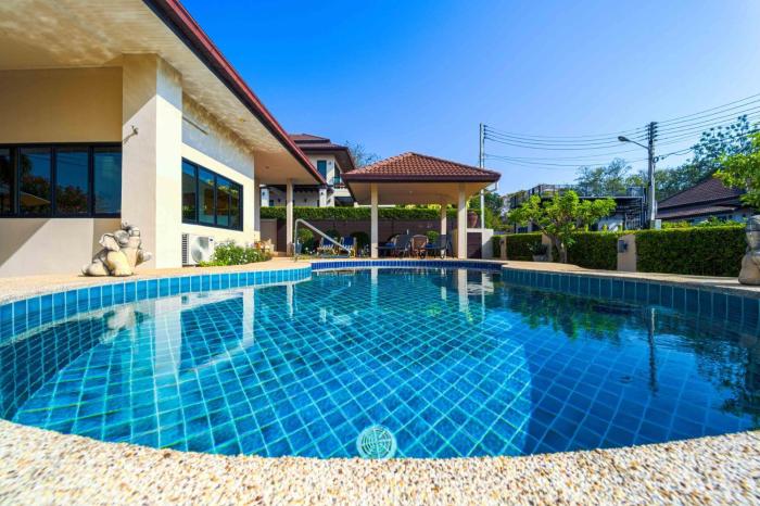 Stylish 3BR Pool Villa, Prime Location (H146)