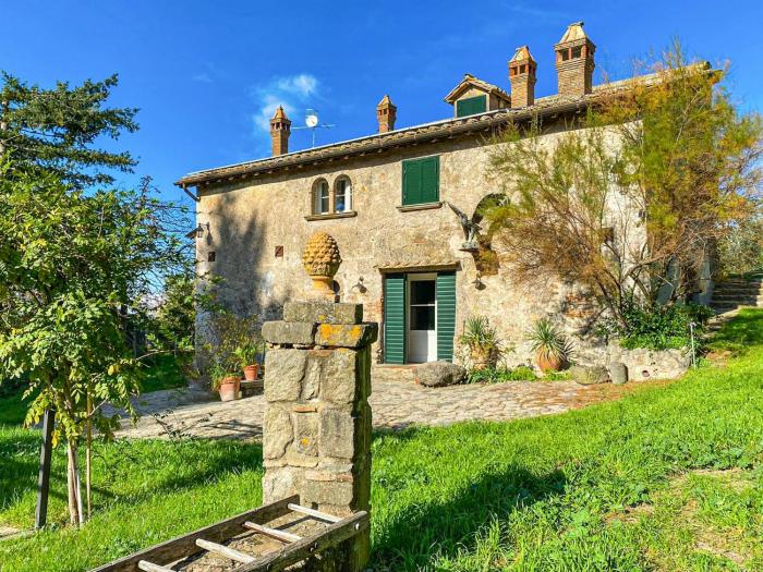 Farmhouse With Pool Amid Ancient Oaks In Tuscia