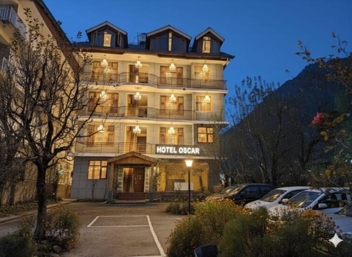 Hotel oscar Mountain Retreat Near To Old Manali Luxury Room With Mountain & Orchid View Luxury Rooms with Best View !!!!!!!
