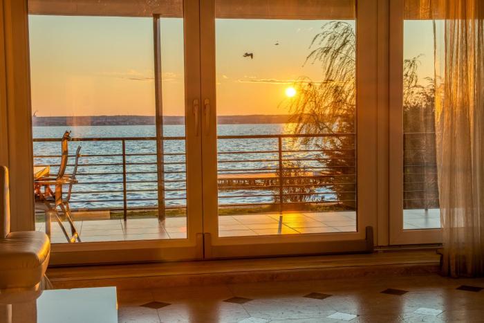 RoApart Riva Lake Studiouri si Apartamente 2-3 camere cu vedere lac -parcare privata