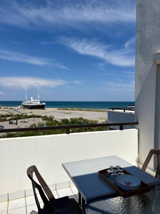 Appartement coin nuit magnifique vue mer et parking privé 4EST402
