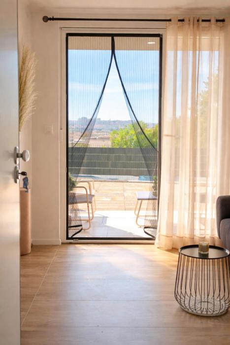 Nashi Garden Apartment Split with City View & Parking
