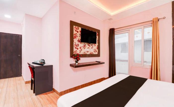 New Delhi Hotels walking New Delhi Railway Station