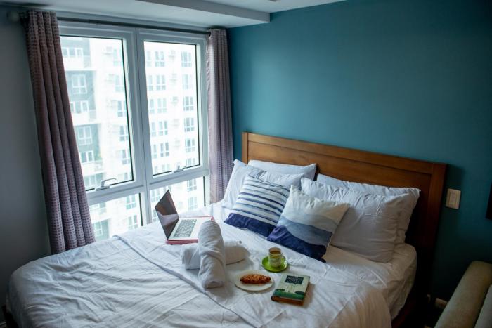 Blue Luxe Studio with Cityview & Netflix