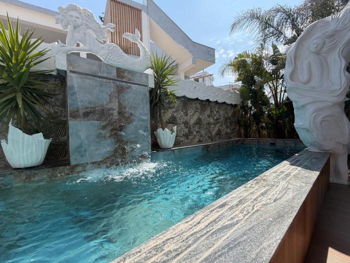Ilio Boutique Swim Up Rooms