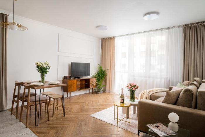 Family & Friends Apartment 2-bedrooms & living room,10 min from centre METRO