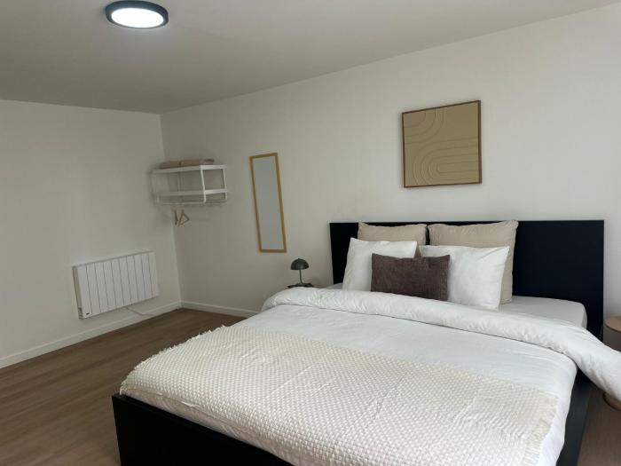 Relaxing 2 Private Rooms Close to Center with WiFi