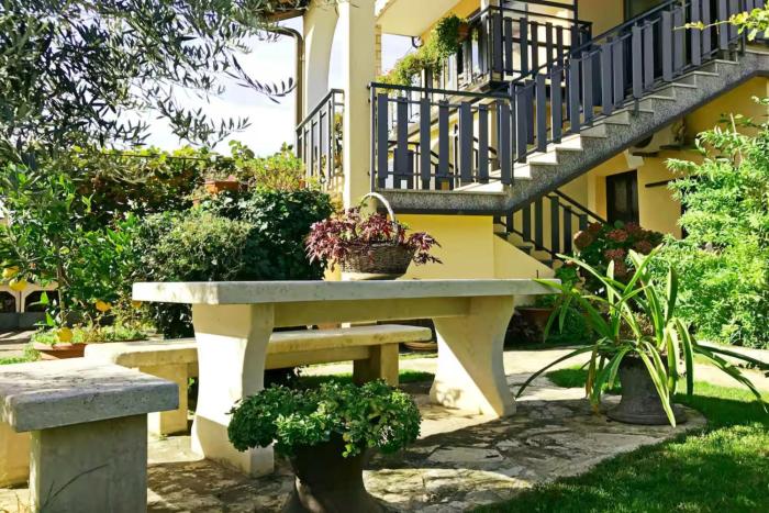 Comfy apartment with terrace and BBQ