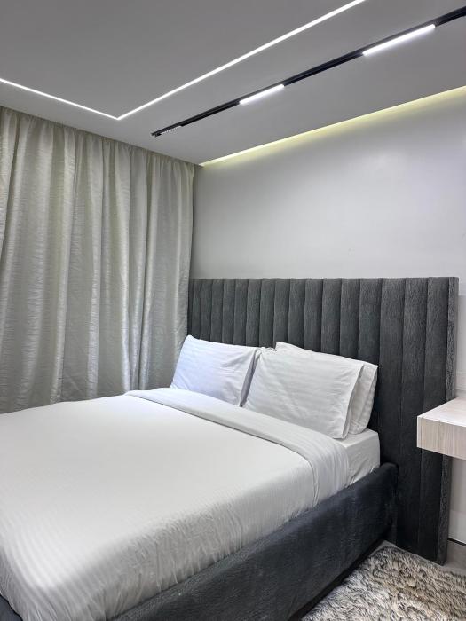 Stylish and Serene studio, close to CBD & airport, fast wifi, private compound