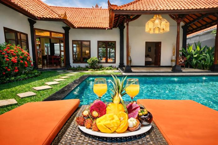 AmaLuna III 2BR Private Pool Villa near Seminyak Center