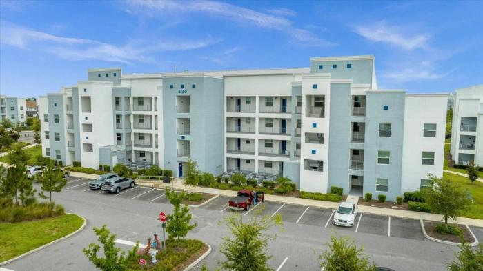 2 Bd 2 Ba Storey Lake 3150-205 Pc