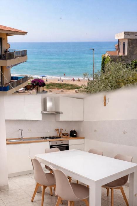 Appartamento Fronte Mare con Ampio Terrazzo - Privitera