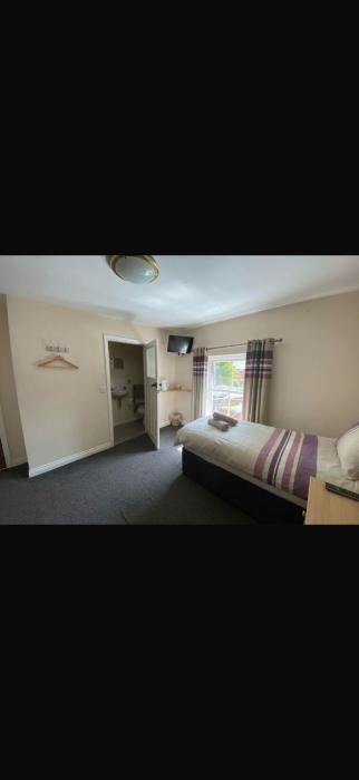 Hasland Place,Chesterfield-J29,Large 5 BR,Sleeps 8,Parking