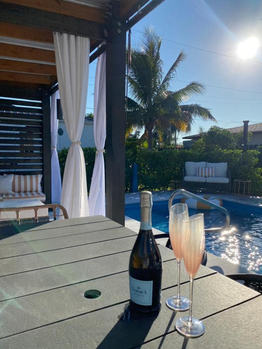 Bonita Springs Beach Home with Heated Pool Near Barefoot Beach