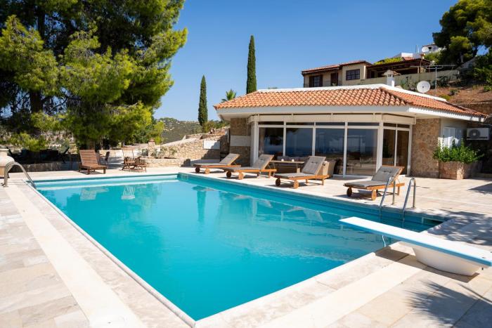 Villa Ariadne Porto Heli - Majestic views and relaxation
