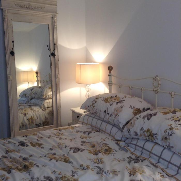 Cosy Coastal Lodge Walk to Beach Free Parking