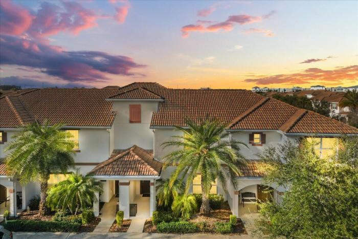 4 Bedrooms 3 Bathrooms Storey Lake 3150 PP