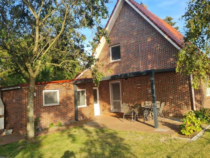 Country house country idyll with garden