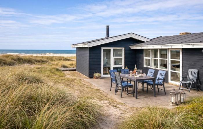 Beach Front Home In Hjørring With House Sea View