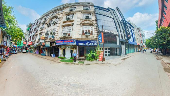 Hotel Silver Arc - Near Karol Bagh Metro Station
