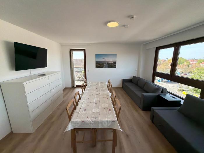 Modern 3-room apartment with big living room & balcony