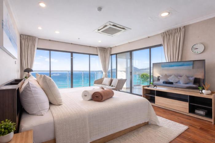 Patong Tower Superior Seaview 4BR-2101
