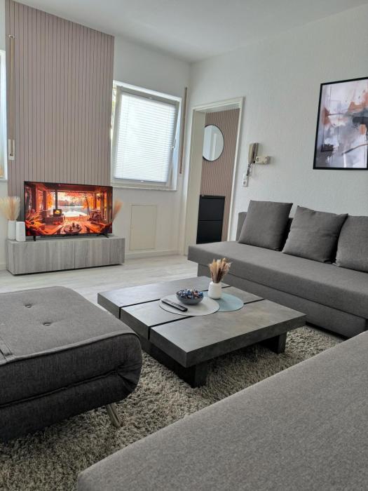 2 Zimmer Wohnung nahe Phantasialand mit Parkplatz