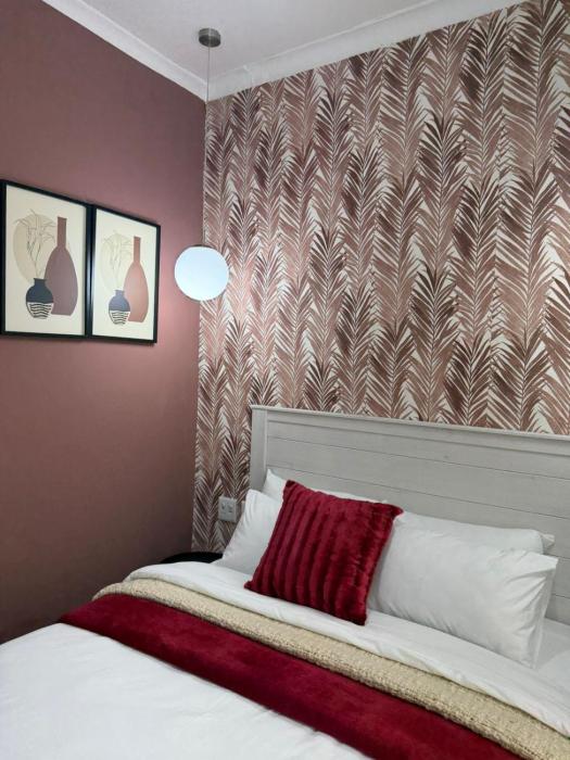 Townside-Estate Room 11