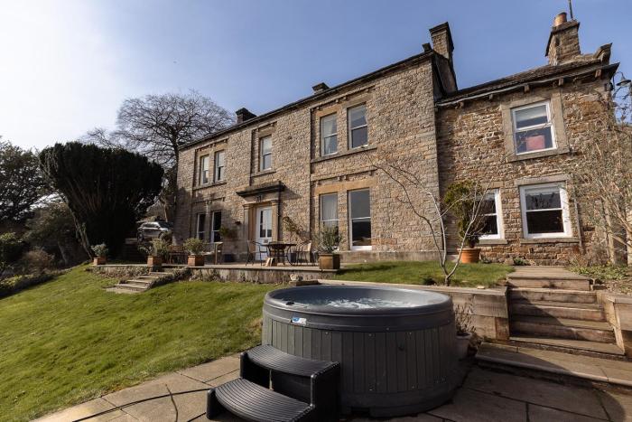 HAZEL BROW - Country House Retreat with Alpaca Walks, Farm & Hot Tub Rental Available