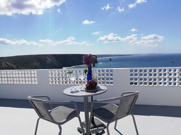 The Cliff House with Terrace and Ocean View