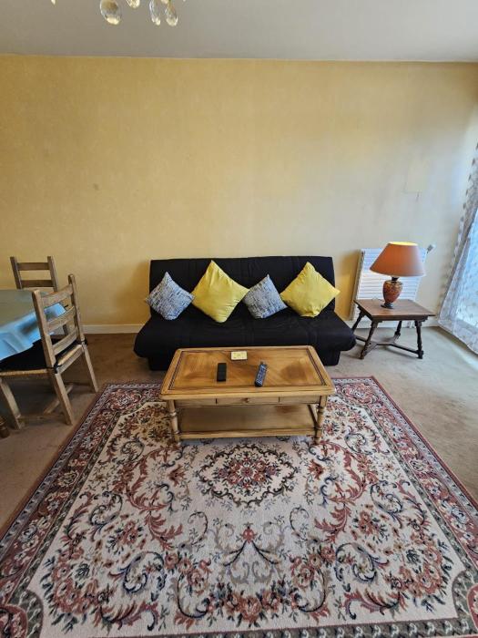 Grand appartement gare de Montluçon 20 min à pieds pour 5 personnes