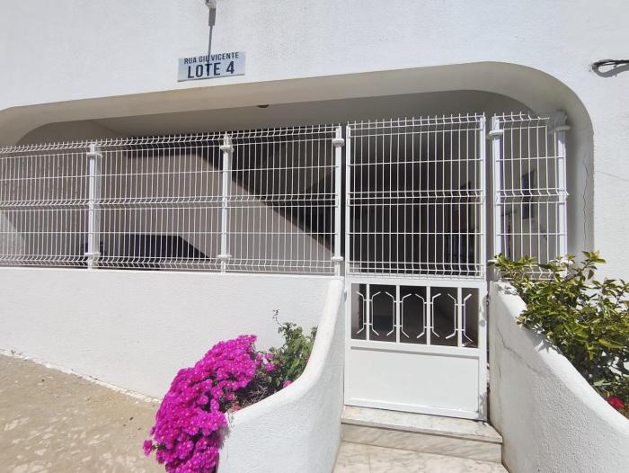 Casa Flor - T2 no centro da cidade - Albufeira INN