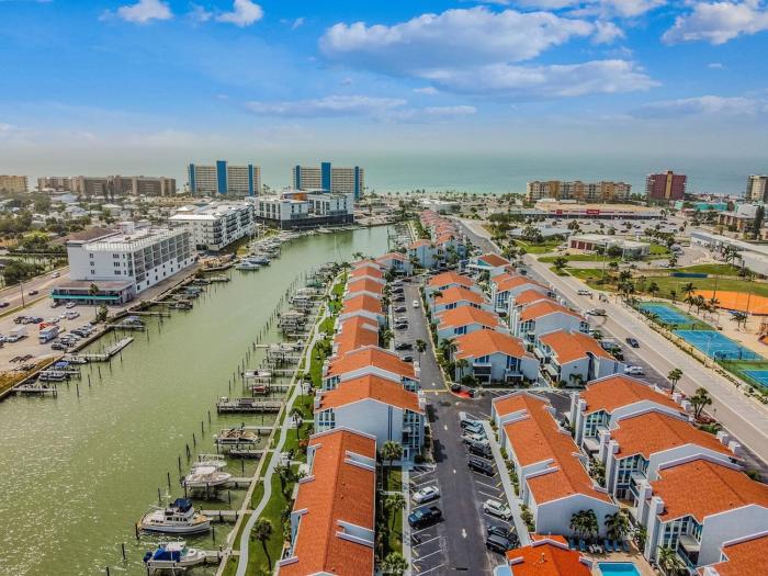 Spring & Summer Special! Resort Fee Waived! Perfect Family Vacation! Madeira Beach Yacht Club!