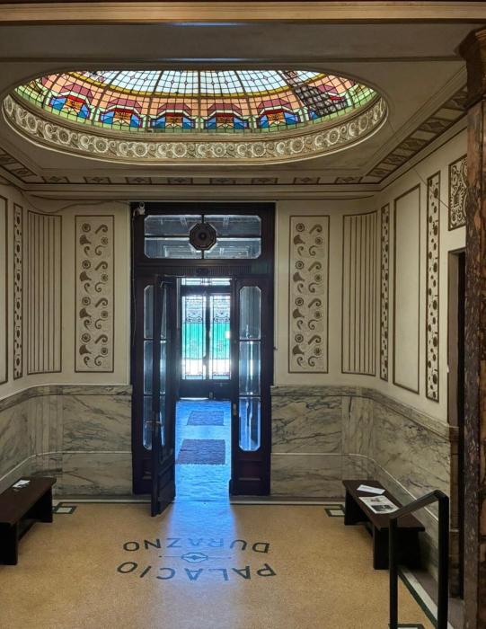 Art Deco Palace near La Rambla