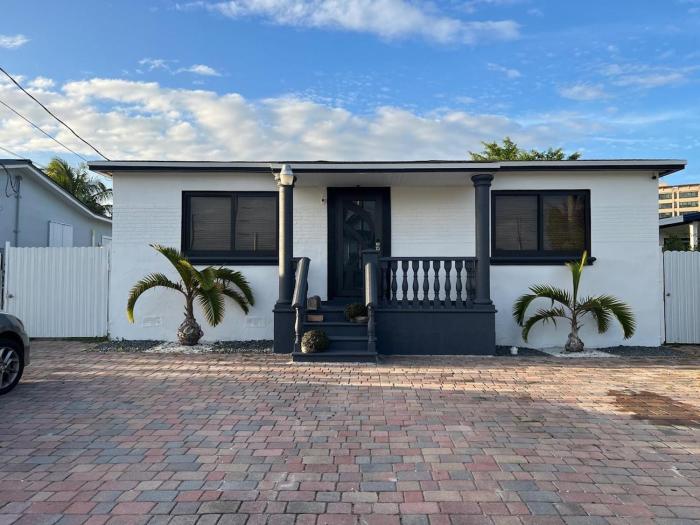 Private apartment for rent in the heart of Miami