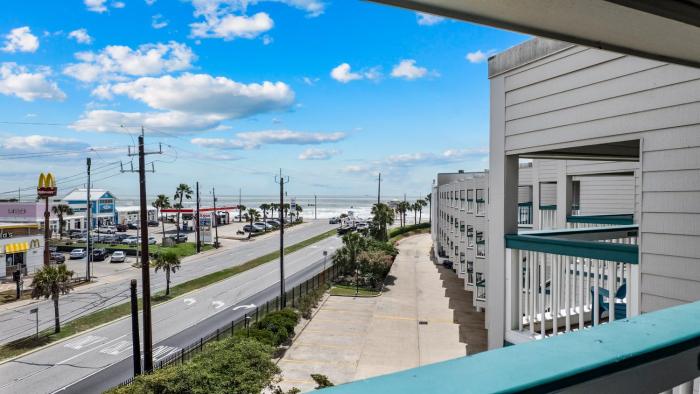 CDM 335 Casa Del Mar Oceanview Condo for 6 Heated Pool