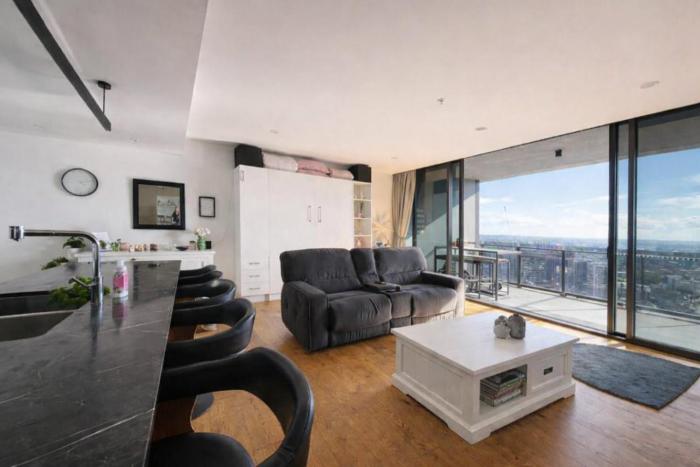 Designer 2 Bedroom Apartment in South Brisbane