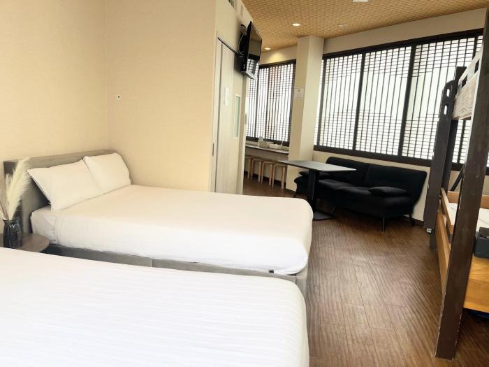 3F Guest House NETOMARI 最大7名,1フロア貸切51m2, USJ2駅,西九条徒歩2分,トイレ2つ,洗濯機完備